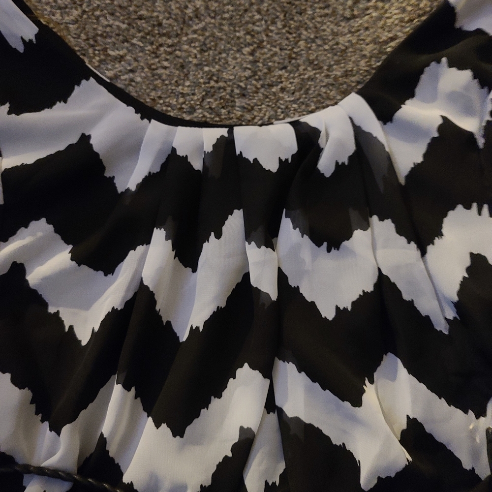 Dress - Picture 3 of 5